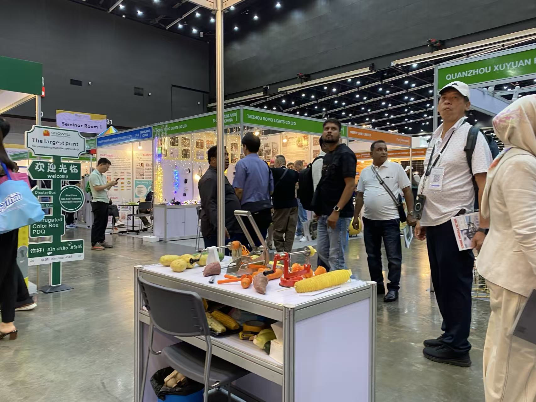 Mega Show in Bankok Mega Show in Bankok